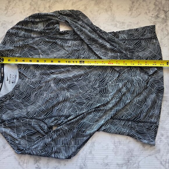 Nike Running Women's Dri-Fit Long-Sleeve Running Shirt Sz XS - Picture 4 of 9